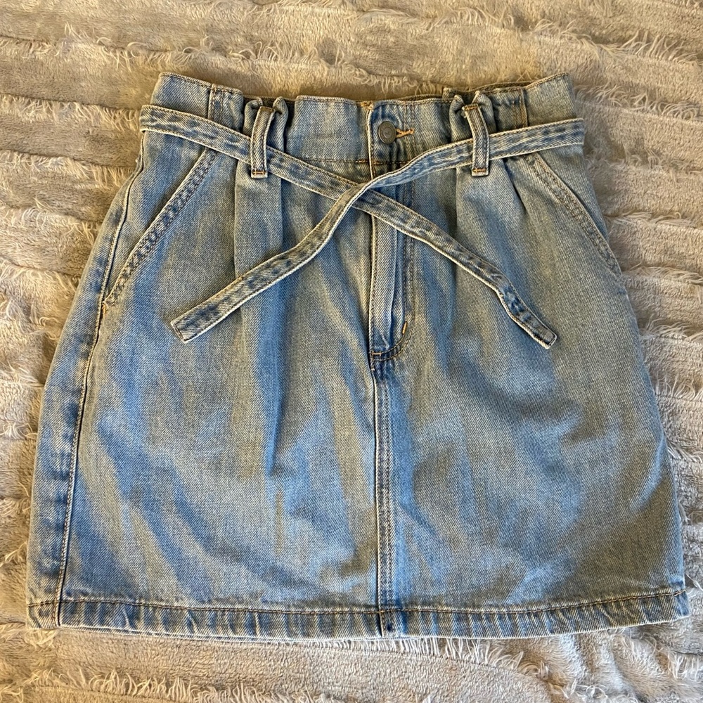 Hollister Ultra High-Rise Denim Skirt Size 5